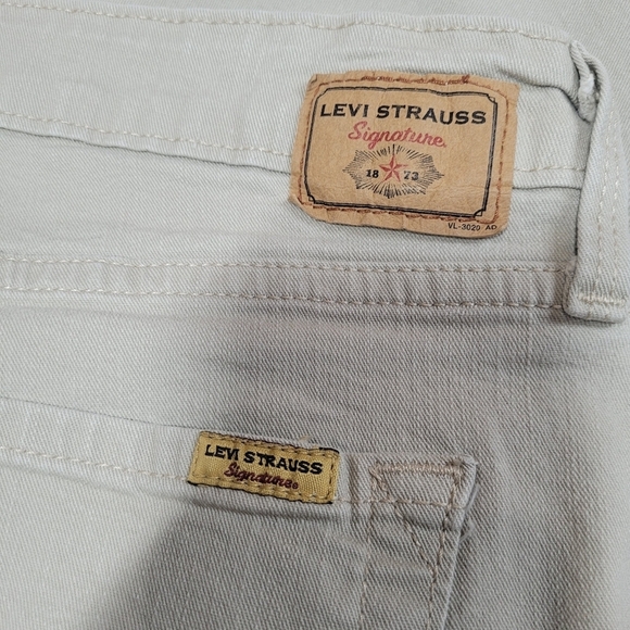 Levi Strauss Signature Low Rise Bootcut WFL423 Khaki Size Misses 8 Long - Picture 5 of 16